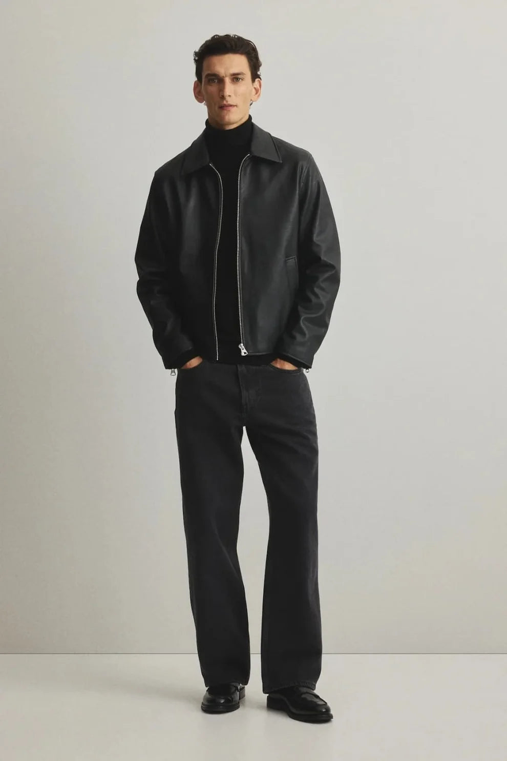 Black Leather Jacket – Classic Zip-Up Streetwear Style